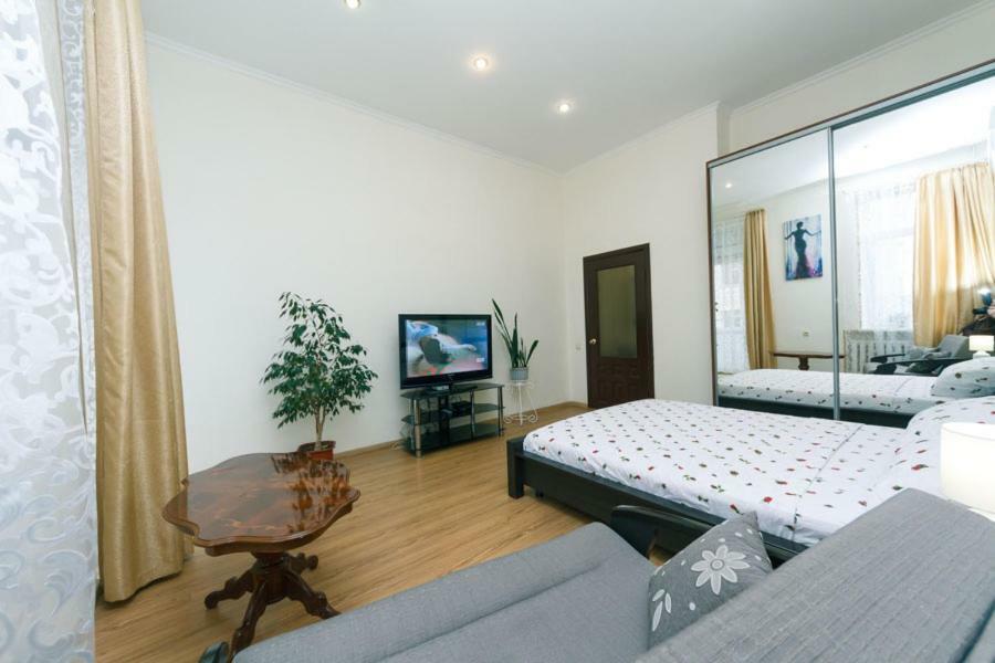 Apartment On Saksahanskoho Street Kiev Ngoại thất bức ảnh